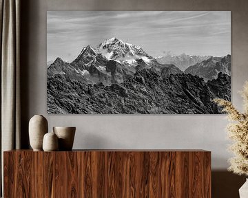 De top van de Habicht in de Stubaier Alpen na een zomerse sneeuwbui van Christian Peters