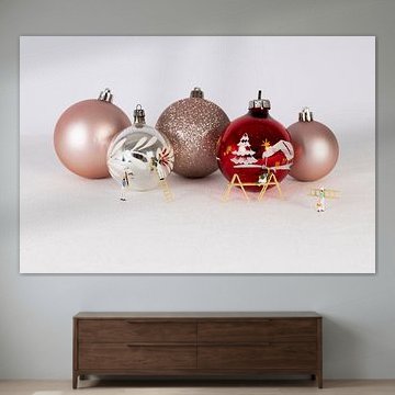 Painting Christmas baubles