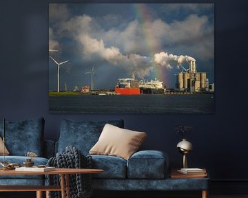 Regenbogen über dem Energieterminal Emshaven von Jan Georg Meijer