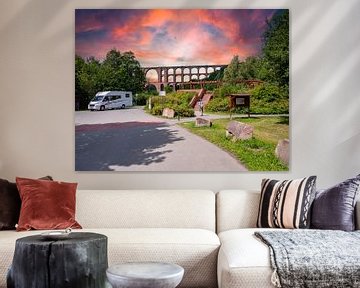 Pont de la vallée de Göltz avec un camping-car dans le Vogtland, Saxe sur Animaflora PicsStock