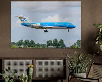 Landende KLM Cityhopper Fokker 70. van Jaap van den Berg