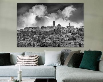Volterra en Toscane en Italie en noir et blanc sur Manfred Voss, Schwarz-weiss Fotografie