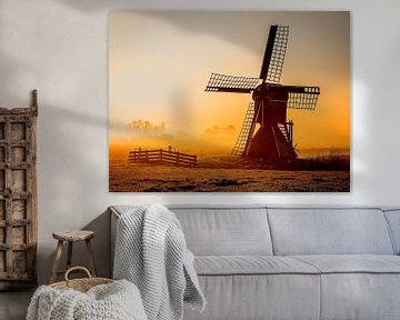 Landschap met molen, Friesland, Nederland. van Jaap Bosma Fotografie