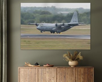 C-130 Hercules in de landing van Robben