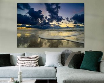 Zonsondergang op het strand van Texel met zandduinen op de voorgrond van Sjoerd van der Wal Fotografie