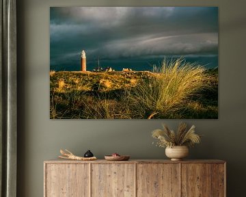 Texeler Leuchtturm in den Dünen in einer stürmischen Herbstnacht von Sjoerd van der Wal Fotografie