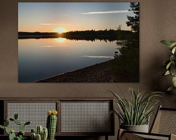 Zonsondergang bij het meer in Zweden van Martin Köbsch