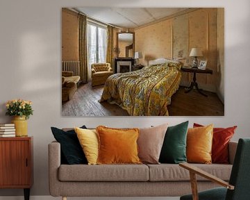 slaapkamer in verlaten villa van Ivana Luijten