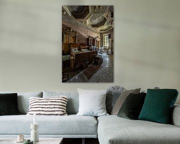 slaapkamer in verlaten villa van Ivana Luijten
