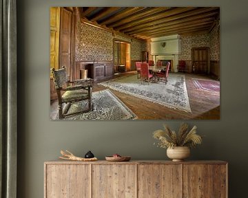 eetkamer in verlaten kasteel van Ivana Luijten