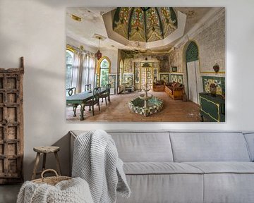 woonkamer in verlaten villa van Ivana Luijten