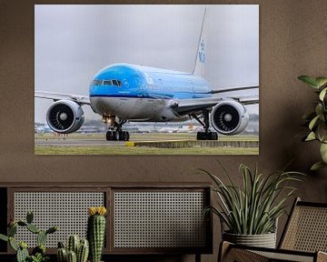 Boeing 777-200 de KLM en route vers la piste d'atterrissage. sur Jaap van den Berg
