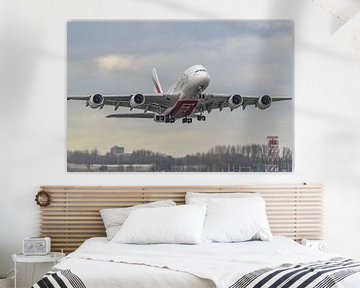 Décollage de l'Airbus A380 d'Emirates à l'aéroport de Schiphol. sur Jaap van den Berg