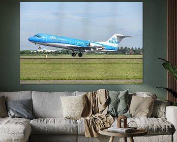 Take-off KLM Cityhopper Fokker 70. van Jaap van den Berg