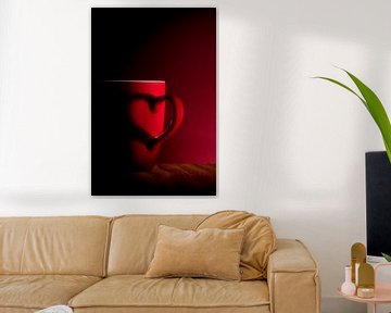 serie Simply Red, titel Schaduw hart (rode koffiekop) van Kristian Hoekman
