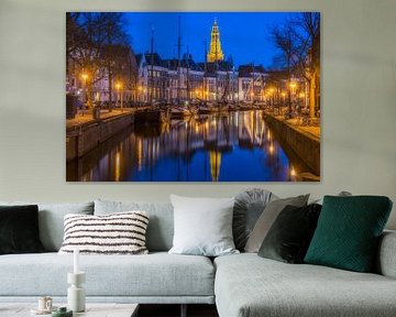 Blauwe uur met een uitzicht op de Der Aa-kerk in Groningen van Ardi Mulder