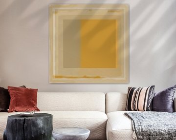 Minimalistische moderne abstrakte geometrische Kunst in Pastellfarben. Quadratisch in Gelb und Beige. von Dina Dankers