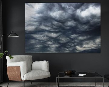 Donkere dreigende wolken van Tom Van Dyck