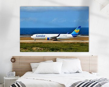 Vliegtuig van Condor geland in Curaçao van Karel Frielink