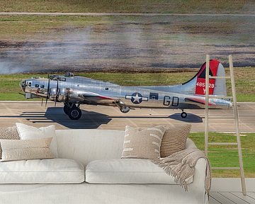 Boeing B-17 Flying Fortress "Yankee Lady".