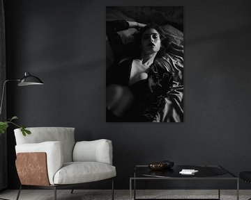 Stijlvol boudoir portret in zwart-wit
