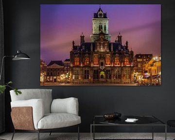 Stadhuis Delft bij avond van Ilya Korzelius