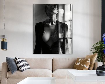 Stijlvol boudoir portret in zwart-wit van Carla Van Iersel