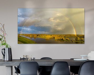 Arc-en-ciel lors d'une averse d'automne sur la rivière IJssel sur Sjoerd van der Wal Photographie