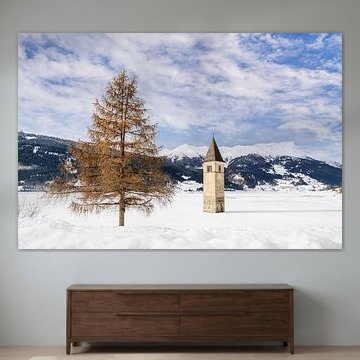 Winterse Reschenersee met verzonken kerktoren