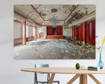 Lost Place - Verlaten balzaal / herberg in het oosten van Duitsland van Gentleman of Decay
