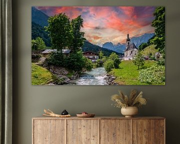 Ramsau bij Berchtesgaden met kerk en Alpen van Animaflora PicsStock