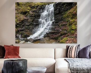 Kleine waterval in Schotland van Sylvia Photography