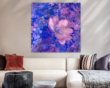 Magenta en blauwe bloemenmagie van Claudia Gründler