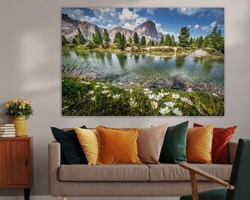Bergsee in den Dolomiten mit schöner Spiegelung von Voss Fine Art Fotografie