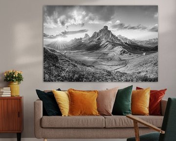 Berglandschaft in den Alpen in Südtirol in schwarz weiß von Manfred Voss, Schwarz-weiss Fotografie