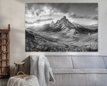 Berglandschaft in den Alpen in Südtirol in schwarz weiß von Manfred Voss, Schwarz-weiss Fotografie