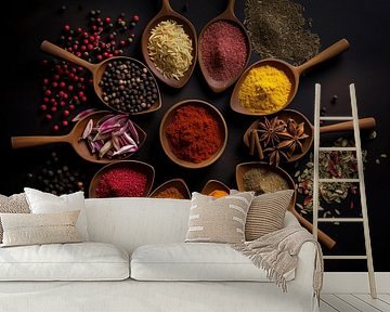 Spices on ladles round
