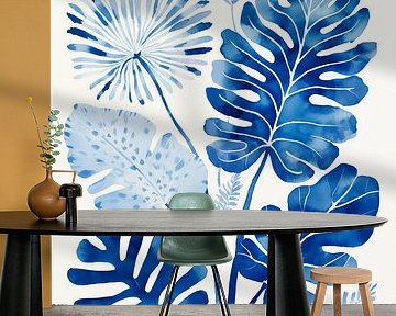 Monstera Blätter in Delfter Blau von Caroline Guerain
