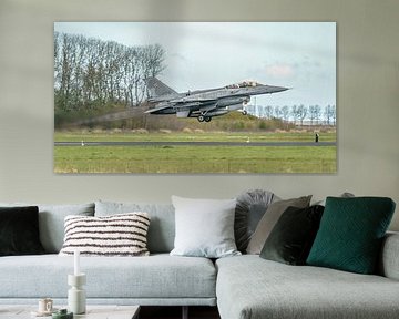 Décollage du Lockheed Martin F-16D Fighting Falcon polonais. sur Jaap van den Berg