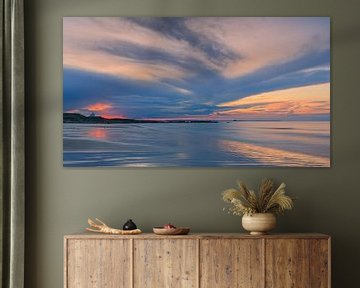 Coucher de soleil sur la plage de Bamburgh sur Henk Meijer Photography