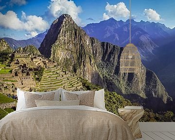 Breite Panorama auf die versteckte Stadt von Machu Picchu, Peru von Rietje Bulthuis