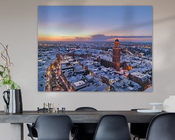 Tour de l'église Peperbus de Zwolle lors d'un lever de soleil hivernal froid sur Sjoerd van der Wal Photographie