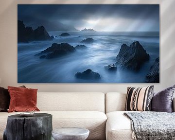 Blauw uur op de Atlantische Oceaan