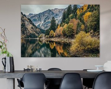 Herfstmagie op de Vilsalpsee van Marcel Hechler