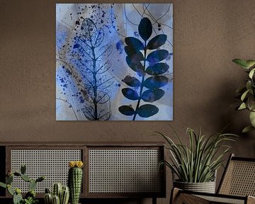 Abstract Retro Botanisch. Bladeren in blauw en taupe van Dina Dankers