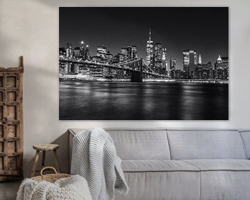 Skyline von New York City - Brooklyn Bridge Schwarz-Weiß von Franca Gielen