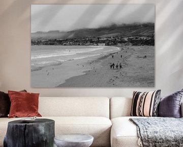 Surf sur la plage de Pismo Beach | Photographie en noir et blanc sur Marika Huisman fotografie