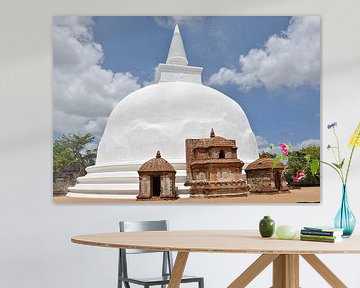 Stupa in Sri Lanka by Frans van Huizen