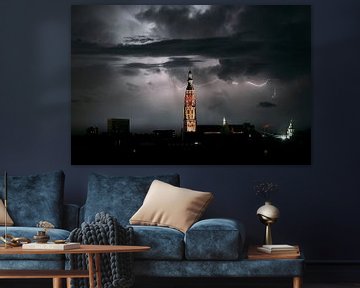 Blitzschlag mit der Großen Kirche von Breda von Desmond Berger