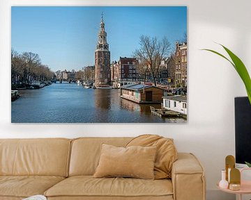 Paysage urbain à Amsterdam avec la tour Montelbaan aux Pays-Bas sur Eye on You